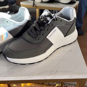 Calvin Klein Men's Gray and White Sneakers